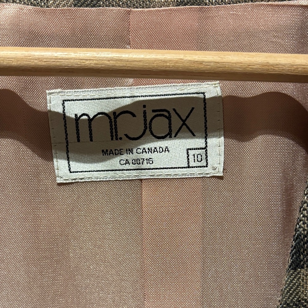 “If This Doesn’t Sell I’m Keeping It” Plaid Blazer | Made in Canada - Picture 3 of 8